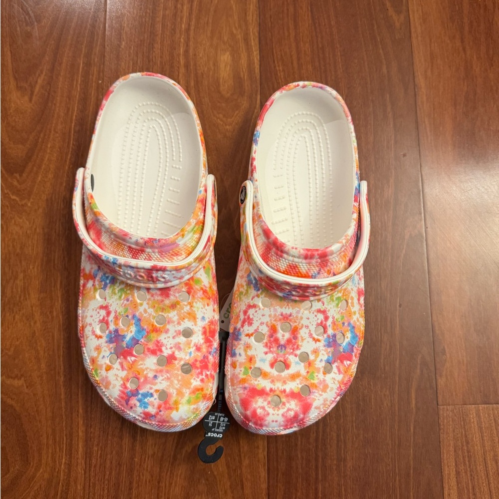 Crocs Classic Tie Dye Graphic Clogs